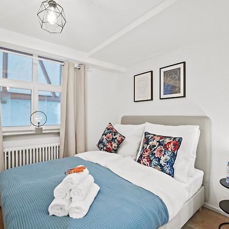 NEU I Einzigartige Wohnung I Terrasse am Rhein I NETFLIX I Apple TV Basel Exterior foto