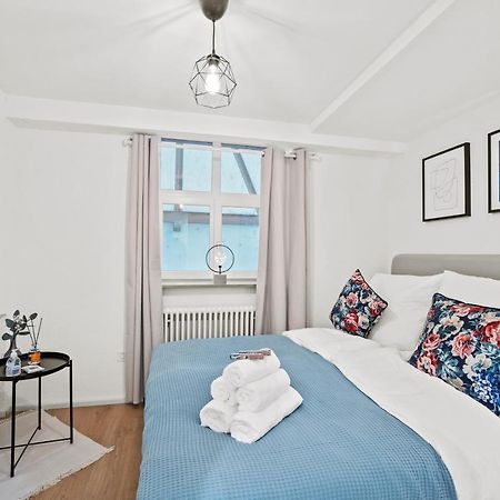 NEU I Einzigartige Wohnung I Terrasse am Rhein I NETFLIX I Apple TV Basel Exterior foto